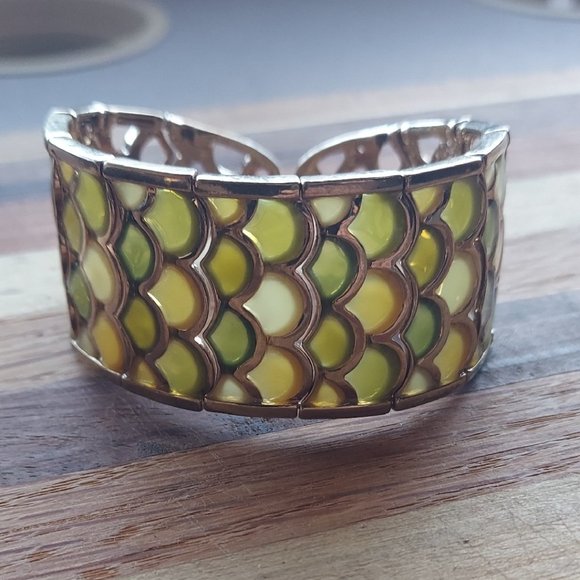 Medieval Dragon Scale Lucite Green Yellow Cream Gold Tone Targaryen Cuff - Picture 1 of 7